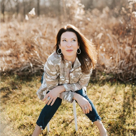 Meet your Posher, Sarah - Picture 1 of 1